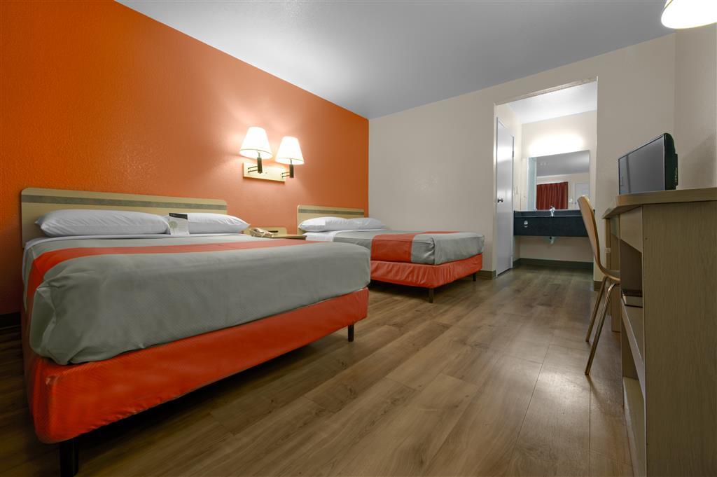 Motel 6 Omaha - Central La Vista Room photo