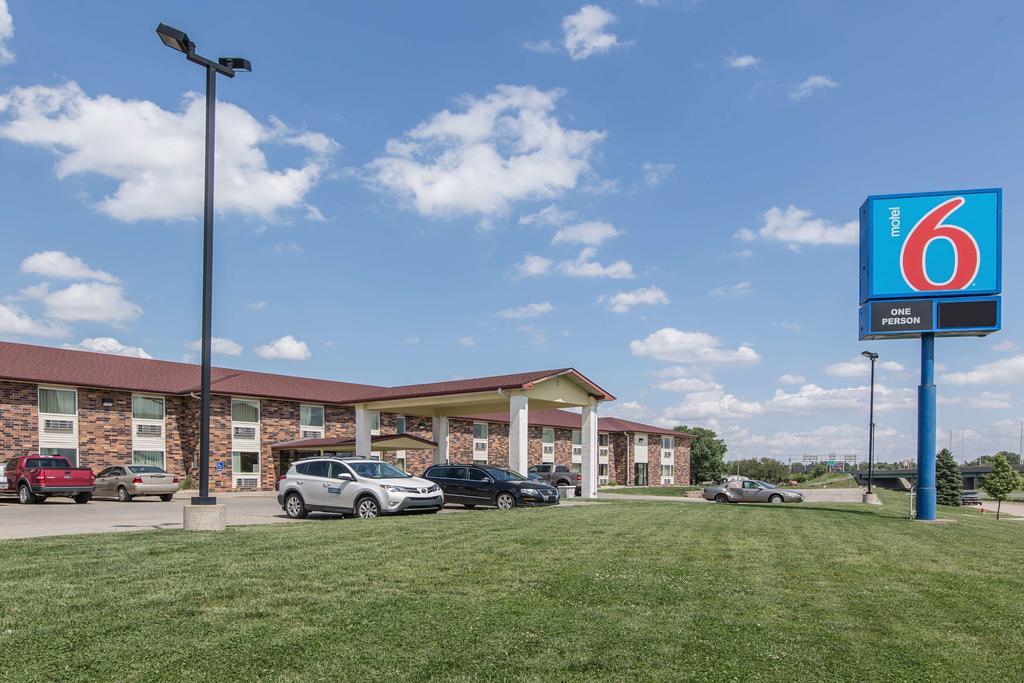 Motel 6 Omaha - Central La Vista Exterior photo